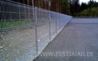 Panel fences